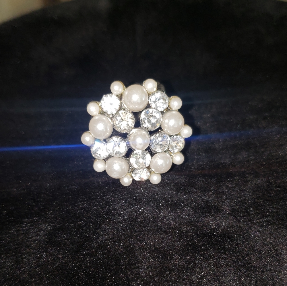Pearl and diamond rhinestone ring